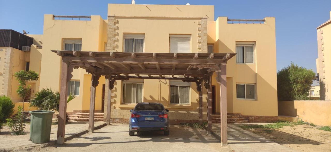 A Sea View Spacious Cheering 5 Bedroom Villa Ain Sokhna "Ain Bay" فيلا كاملة للإيجار قرية العين باي Ain Sukhna Luaran gambar