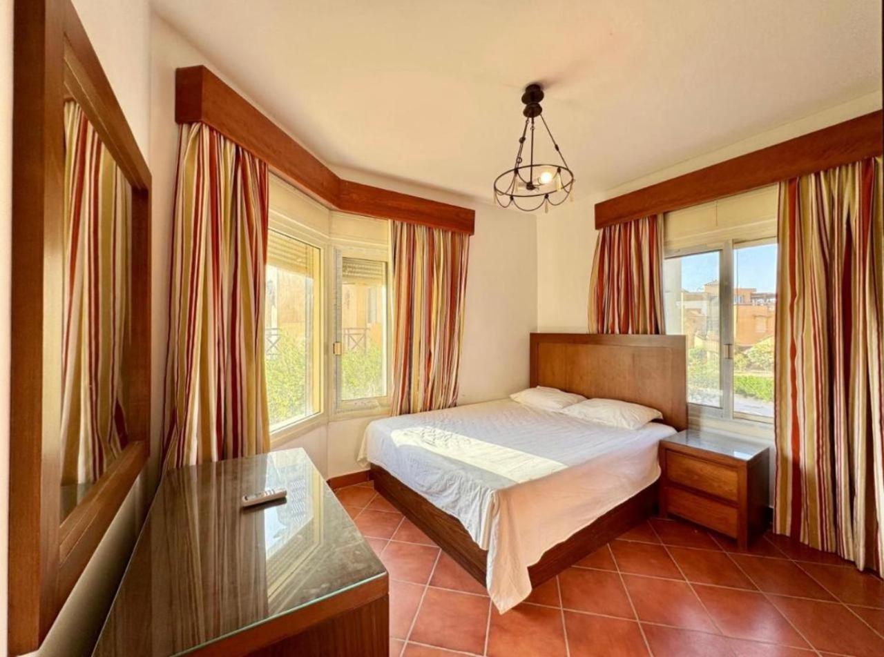 A Sea View Spacious Cheering 5 Bedroom Villa Ain Sokhna "Ain Bay" فيلا كاملة للإيجار قرية العين باي Ain Sukhna Luaran gambar